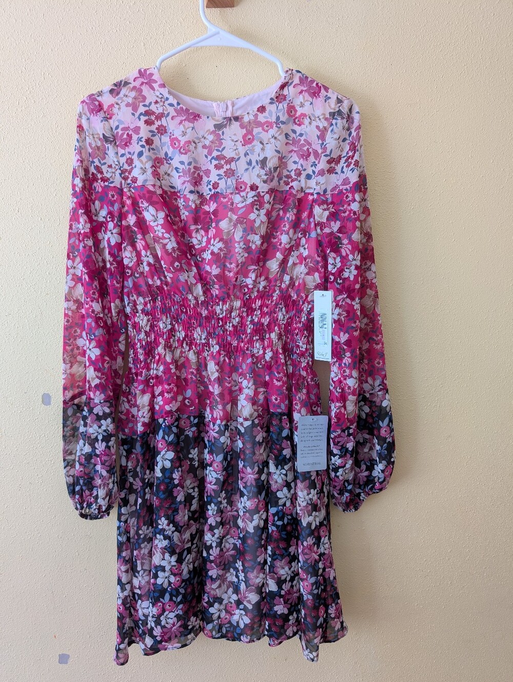 NWT Eliza J Size 6 Floral Smocked Dress